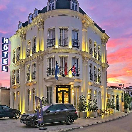 Hotel Ambasada Qta Patza-Kuqani Kültér fotó