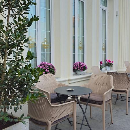 Hotel Ambasada Qta Patza-Kuqani Kültér fotó
