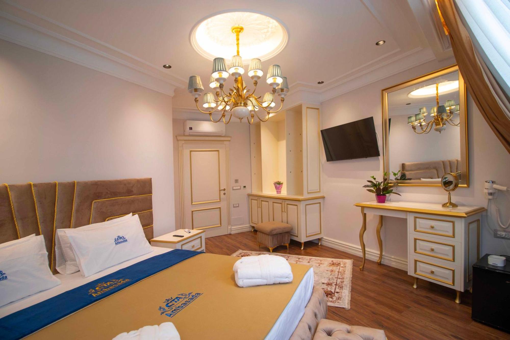 Hotel Ambasada Qta Patza-Kuqani Kültér fotó