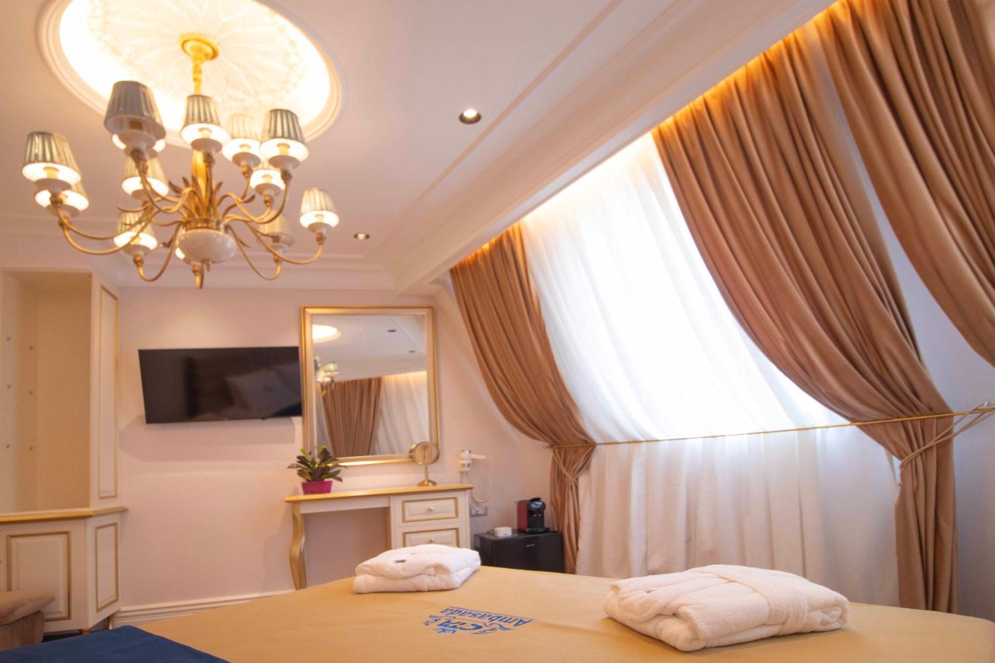 Hotel Ambasada Qta Patza-Kuqani Kültér fotó