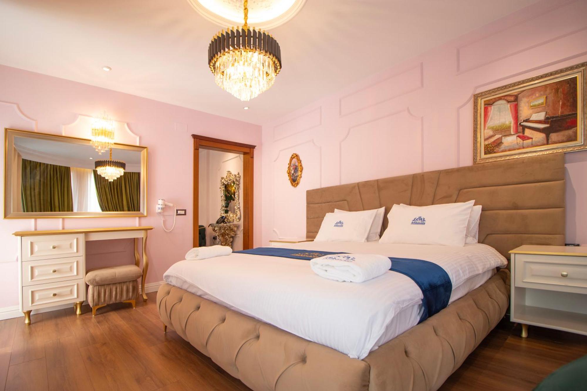 Hotel Ambasada Qta Patza-Kuqani Kültér fotó