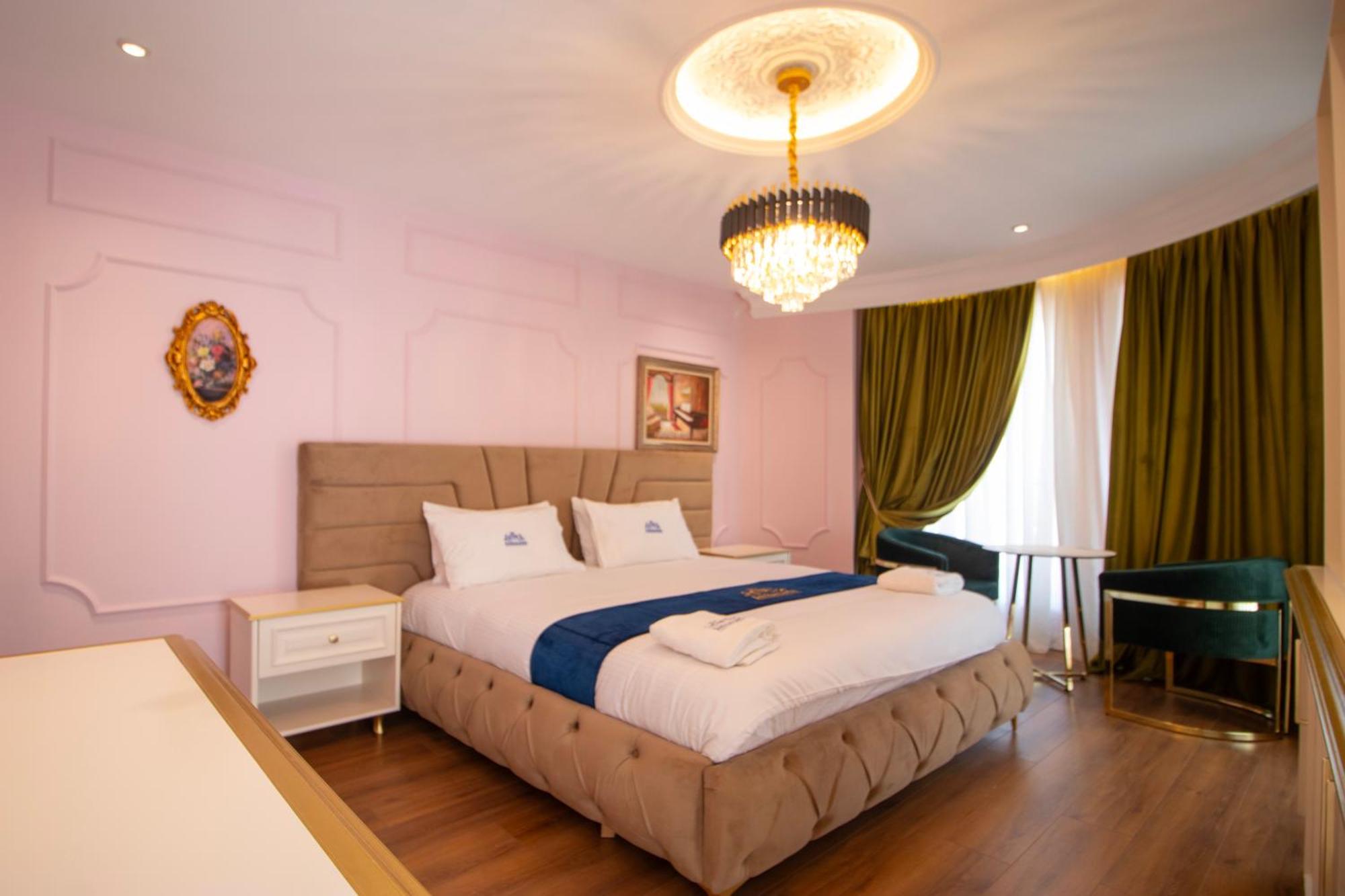 Hotel Ambasada Qta Patza-Kuqani Kültér fotó
