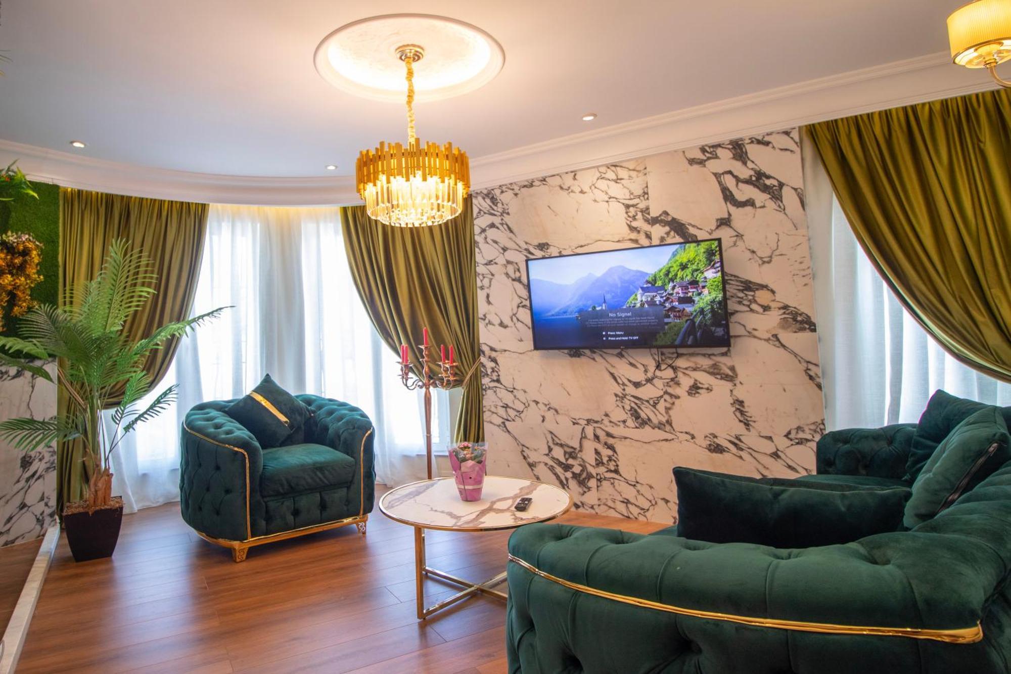 Hotel Ambasada Qta Patza-Kuqani Kültér fotó
