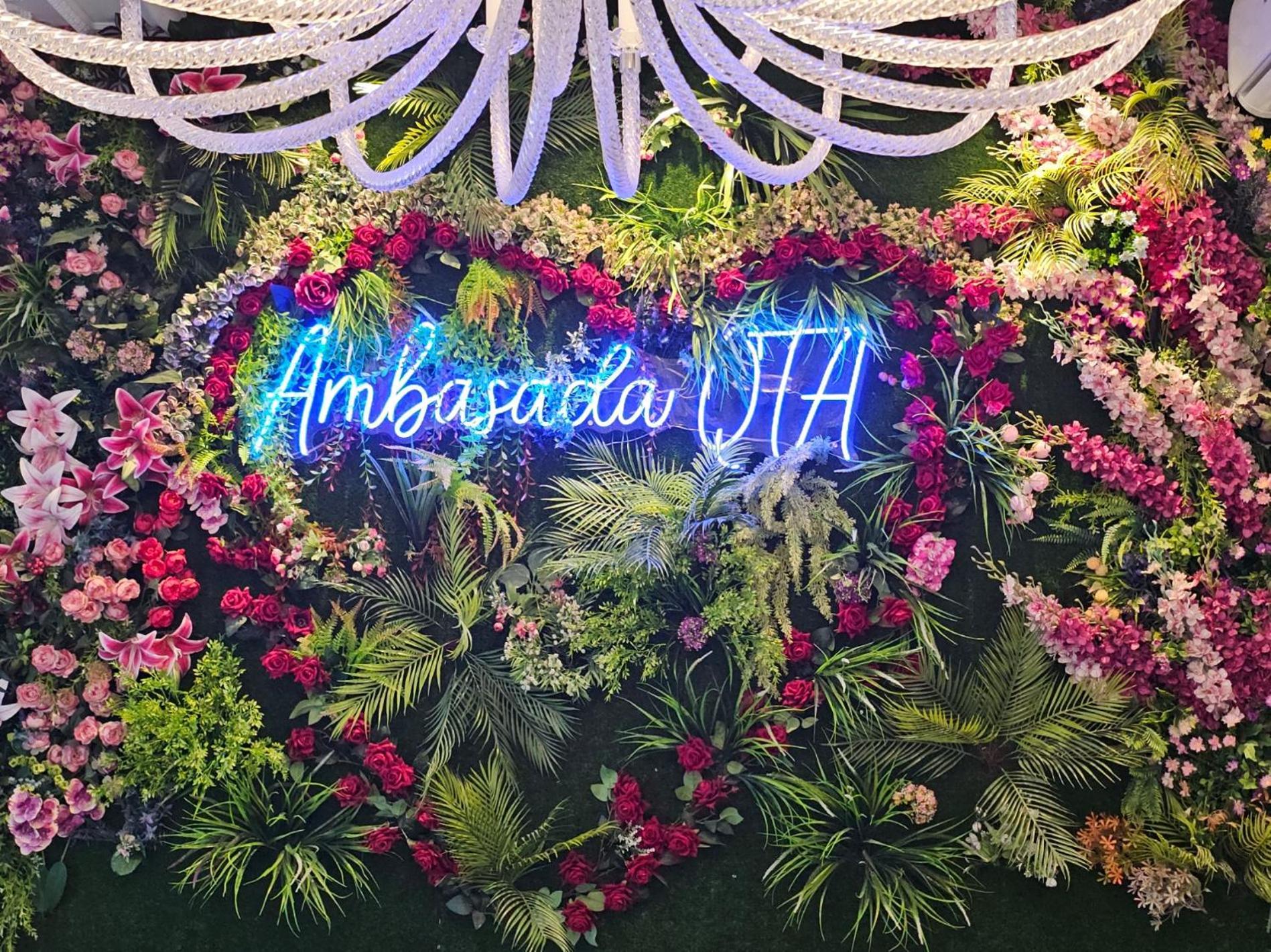 Hotel Ambasada Qta Patza-Kuqani Kültér fotó