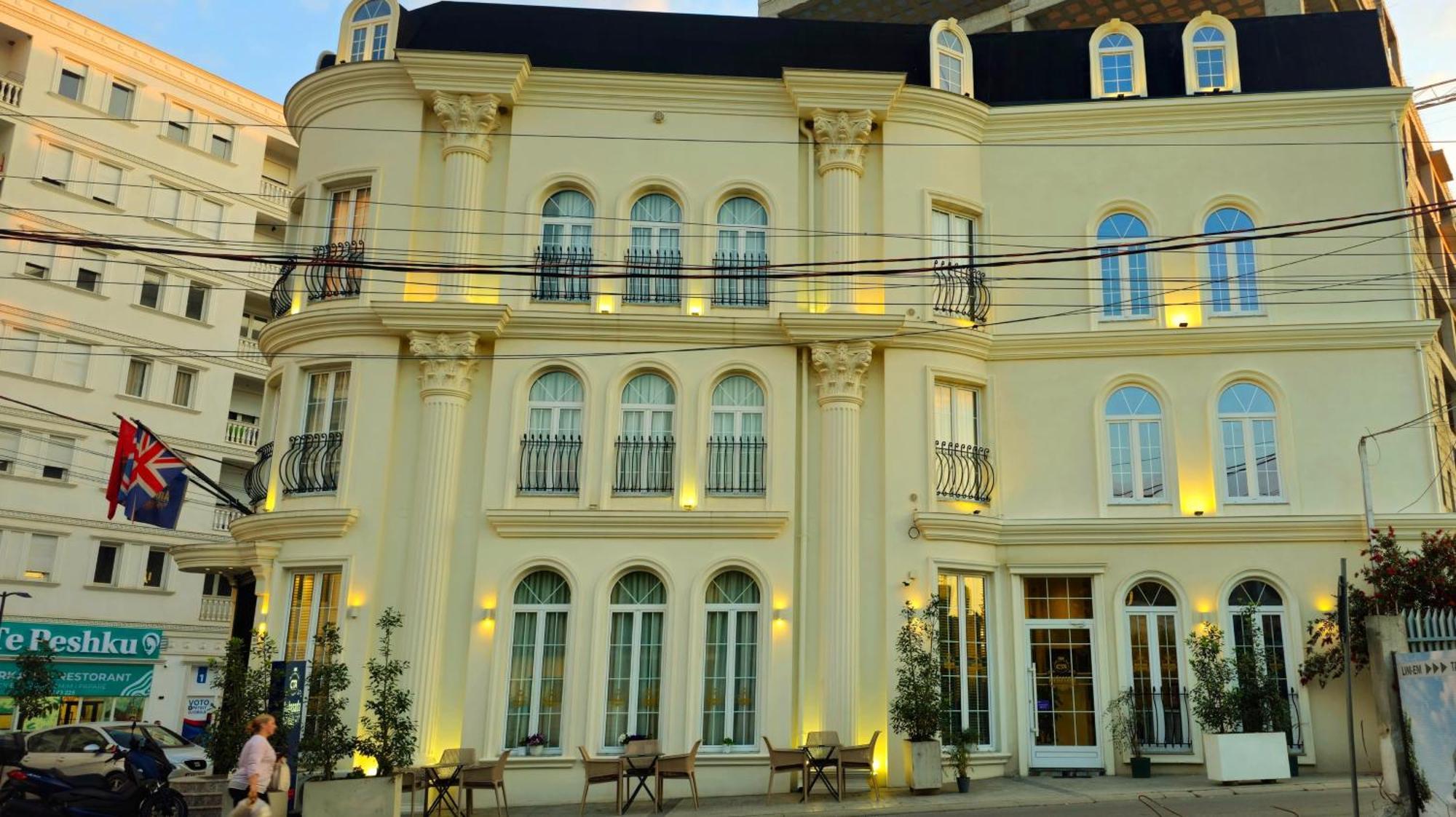 Hotel Ambasada Qta Patza-Kuqani Kültér fotó